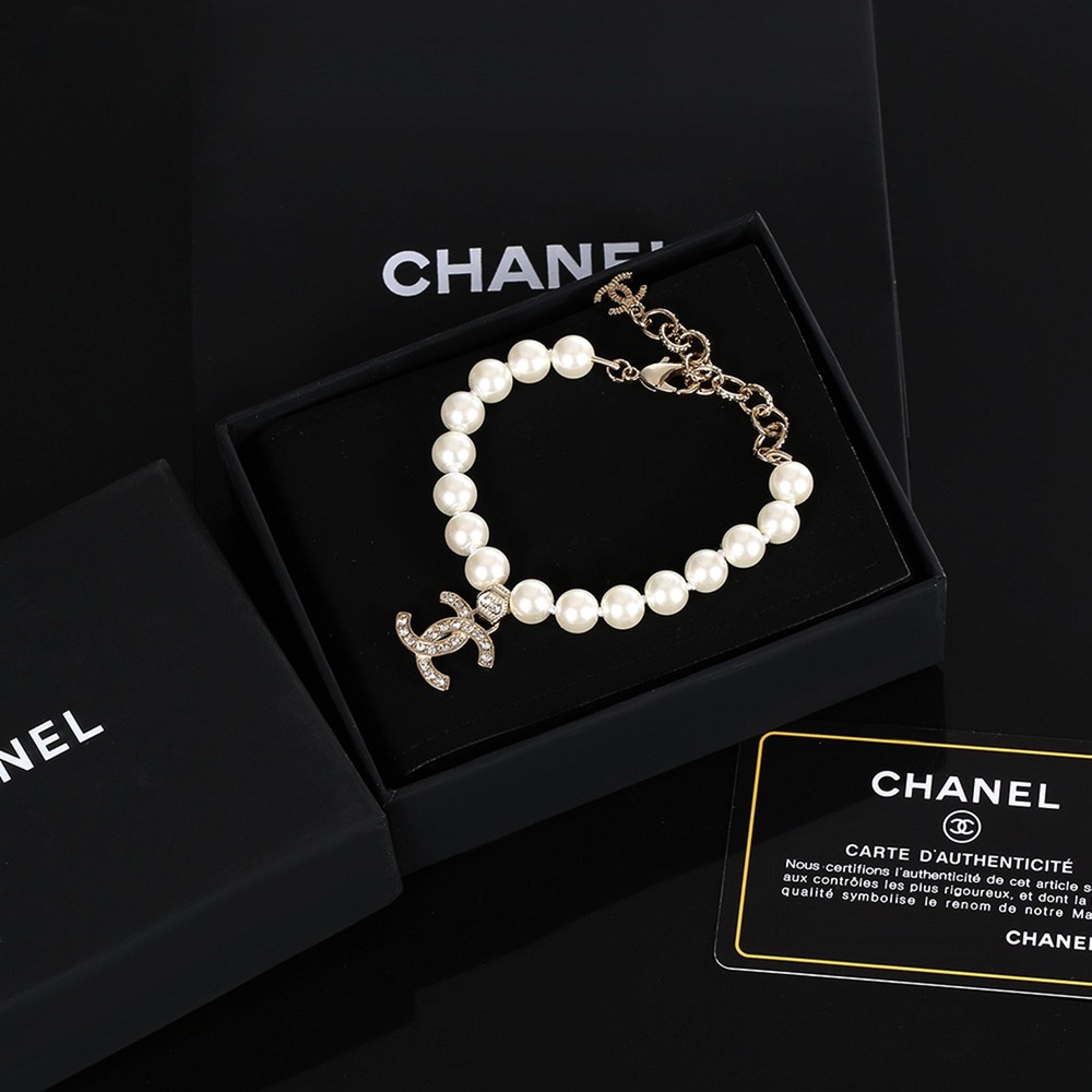 Chanel pearl bracelet